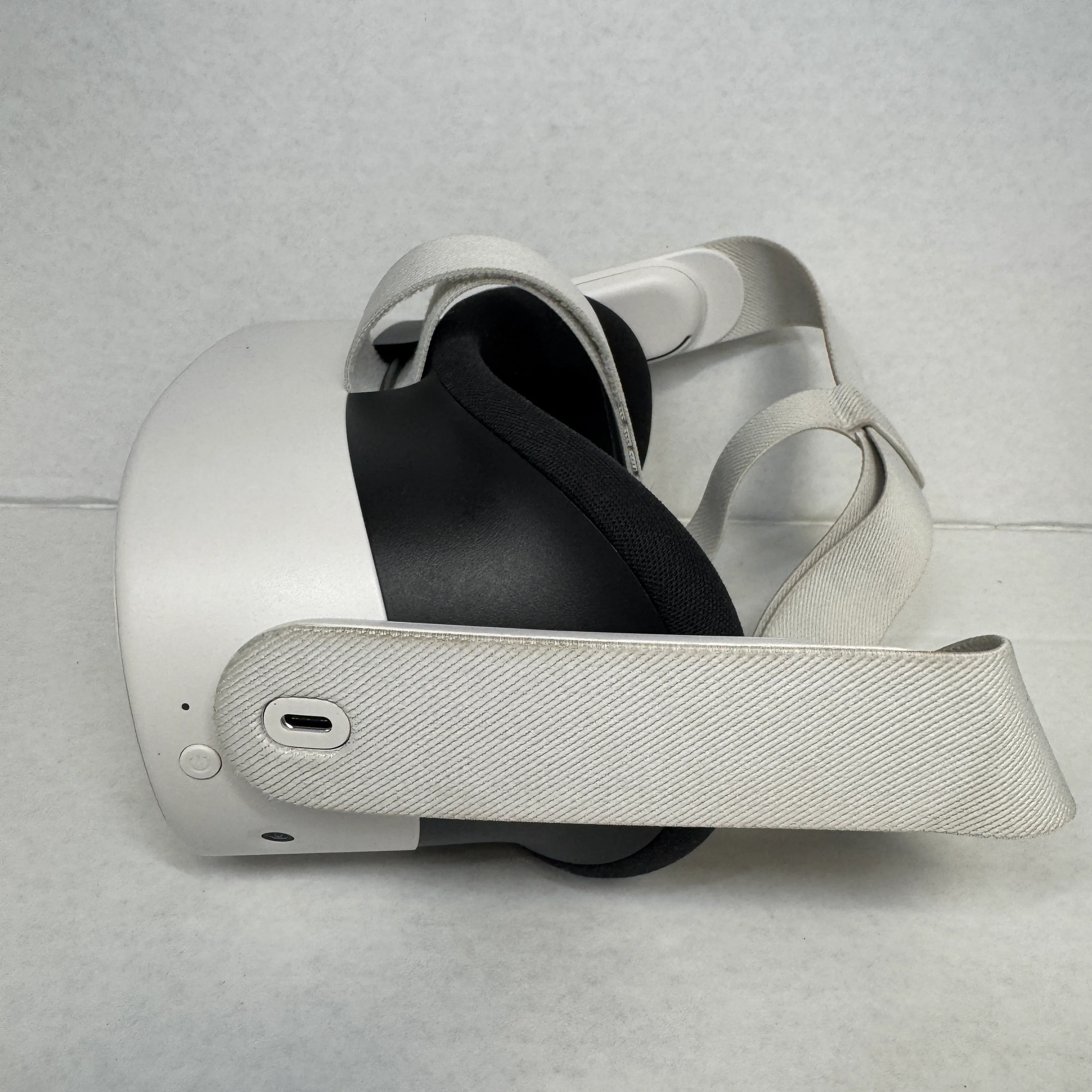 Meta Quest 3S 128GB Standalone All-in-One VR Headset P97 - Image 4