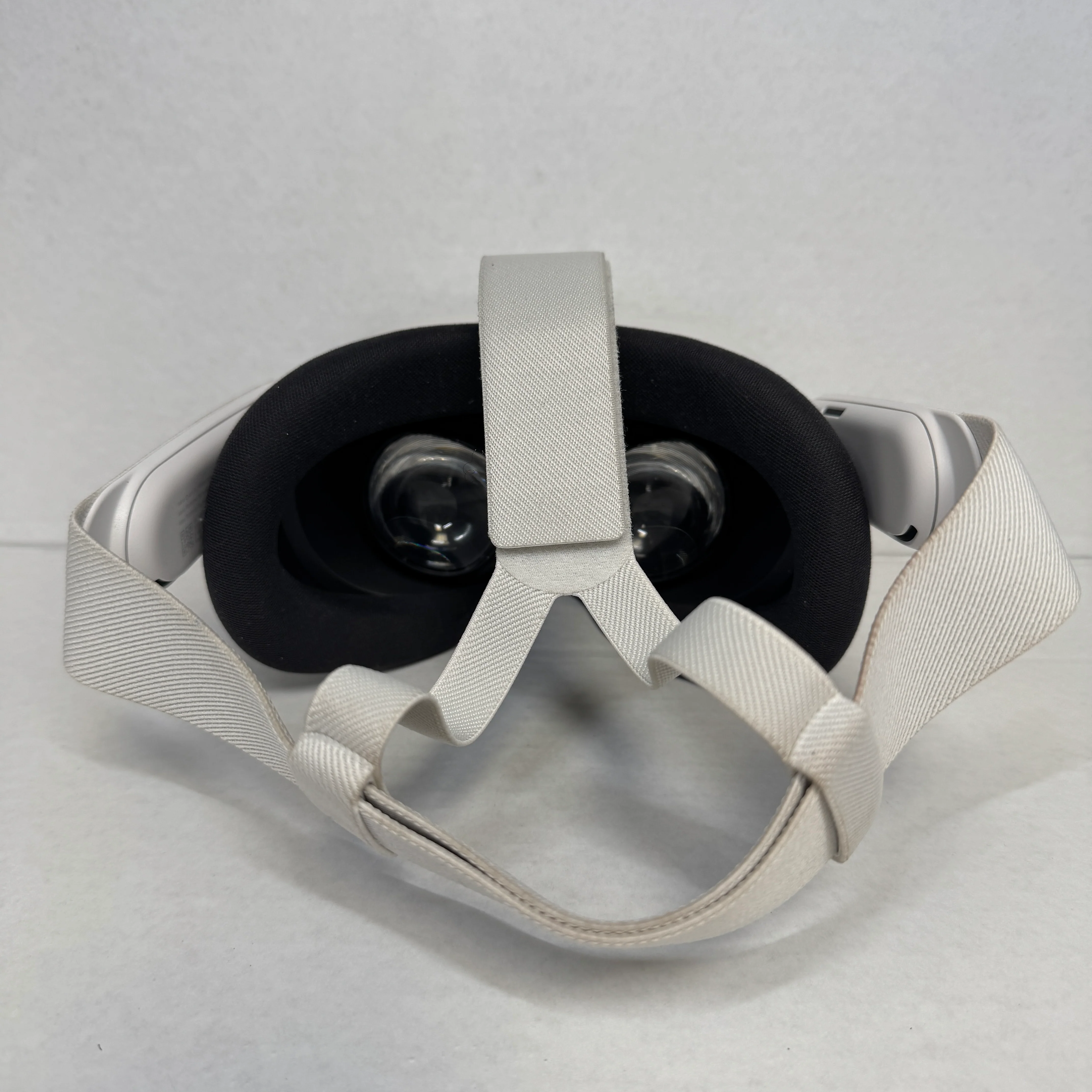 Meta Quest 3S 128GB Standalone All-in-One VR Headset P97 - Image 5