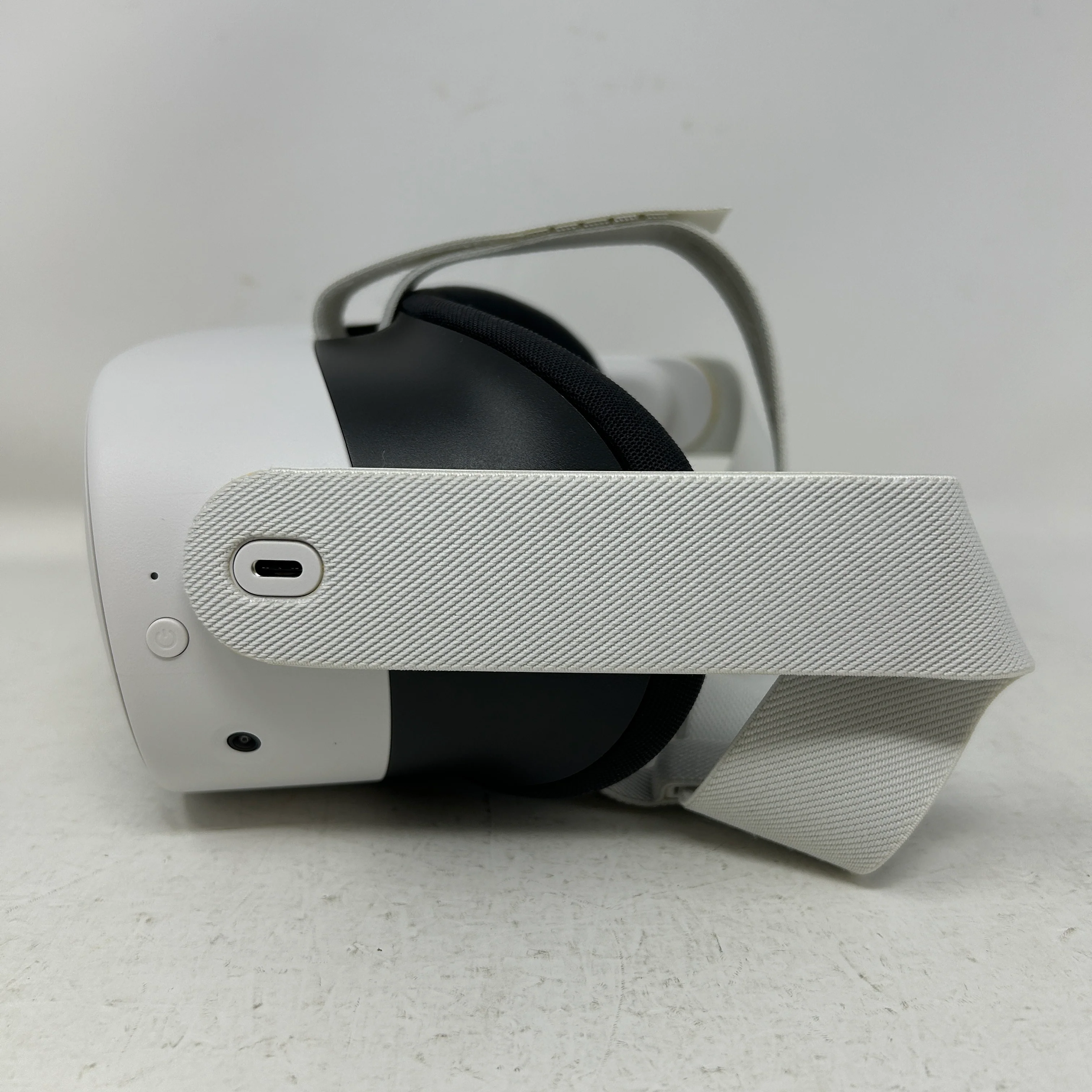 Meta Quest 3S 128GB Standalone All-in-One VR Headset P97 - Image 5