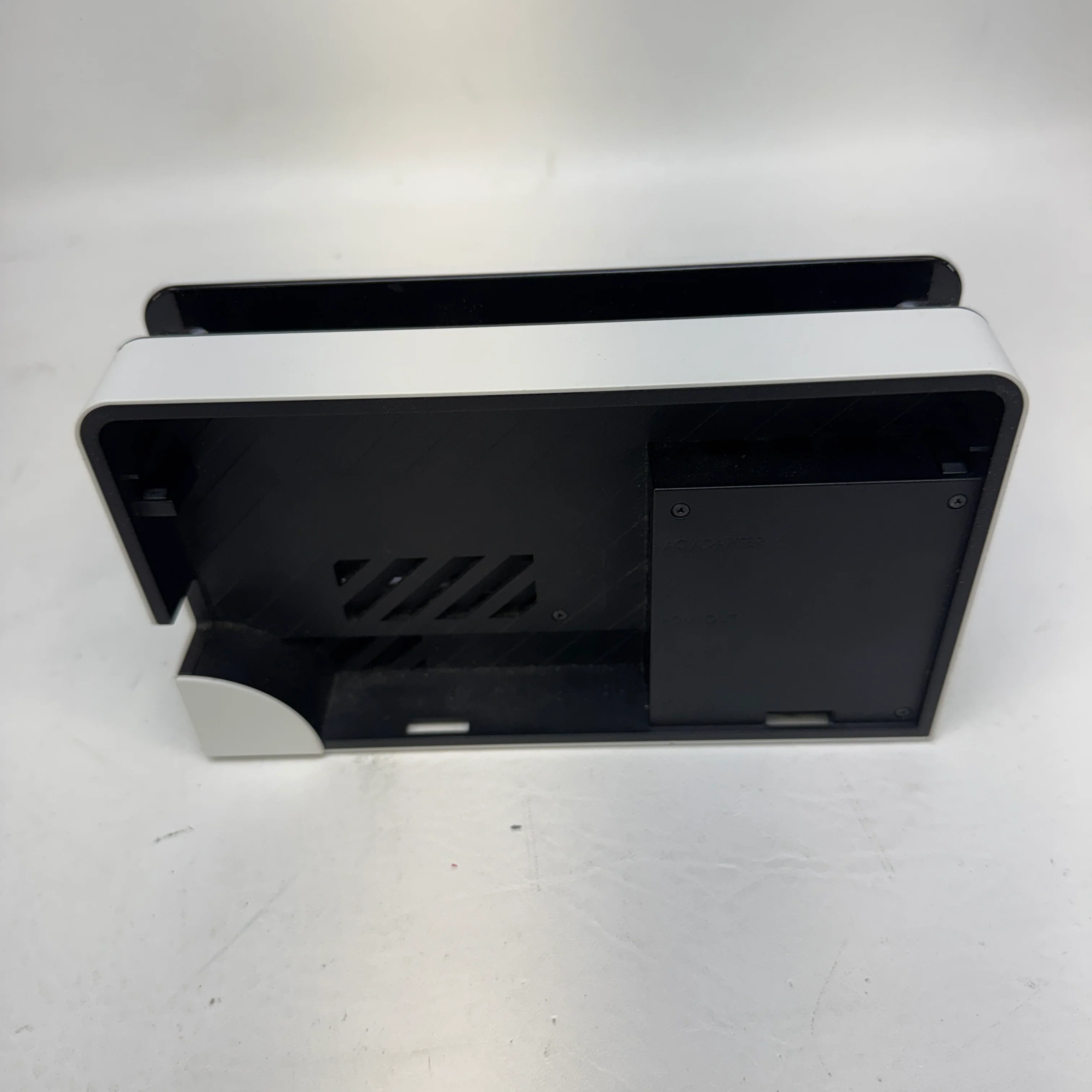 Nintendo Switch OLED Video Game Console HEG-001 White - Image 11