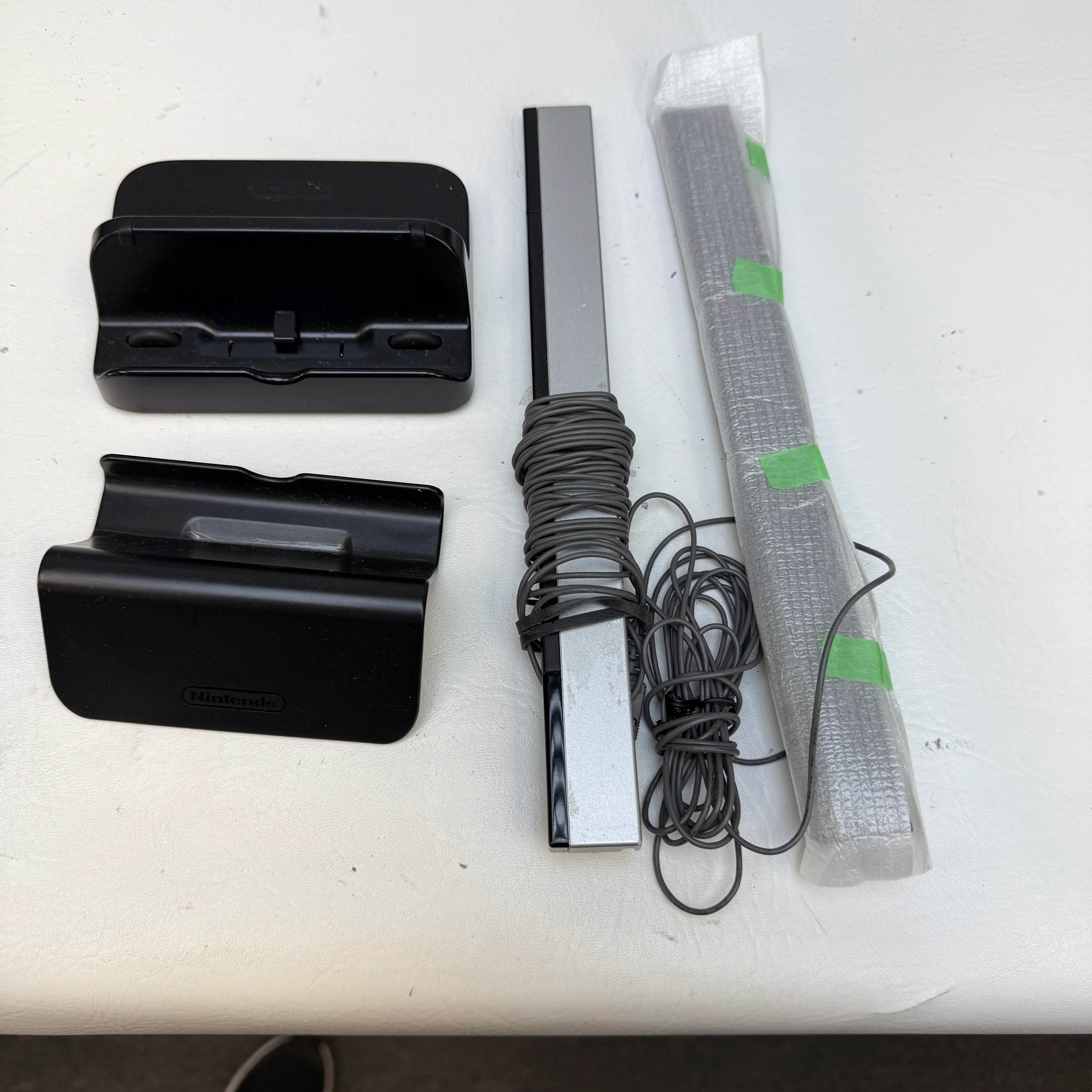 Nintendo Wii U 32GB Black Deluxe Smash Splat Special Edition Bundle - Image 9